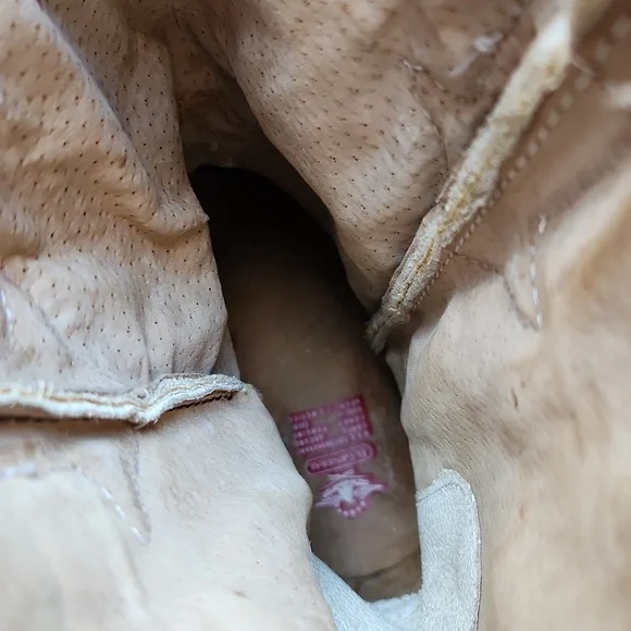 El General White Embroidered Rhinestone Leather Boots - Picture 9 of 9